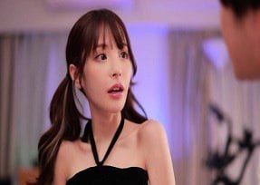 Kana Momonogi tem um tapete superior